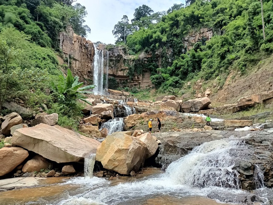 Explore the beautiful waterfall at Kirirom national park.